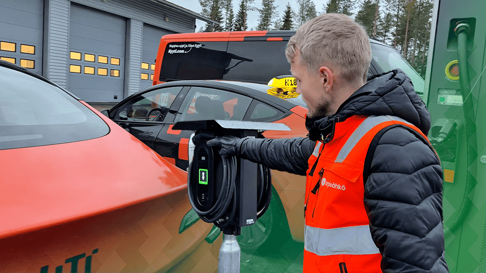 TaxiVirpille oma latauskenttä – toimivuutta, tehoa ja säästöjä