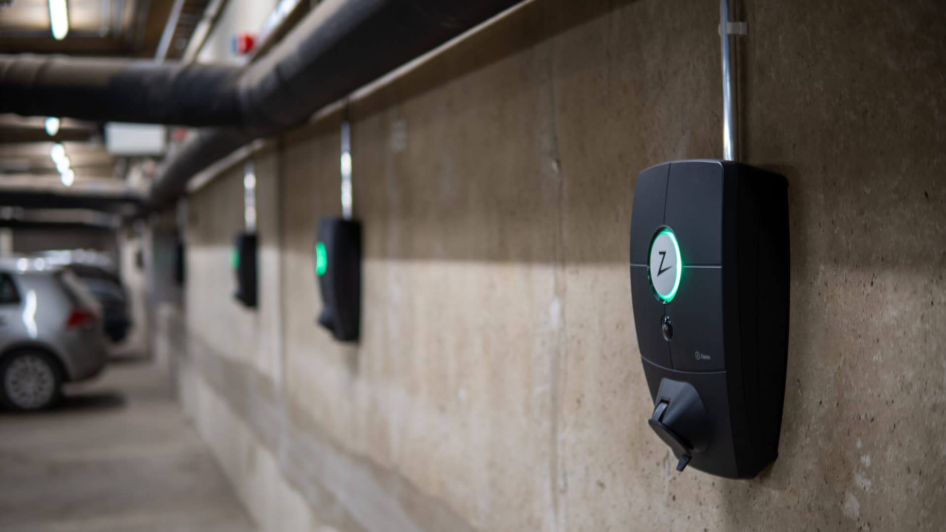 Sähköauton lataus taloyhtiössä – 9 tärkeintä asiaa