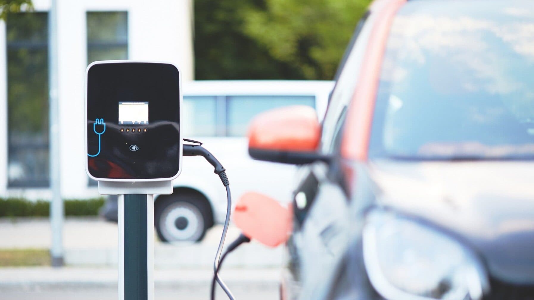 Toimi heti ja varmista latauslain vaatimukset